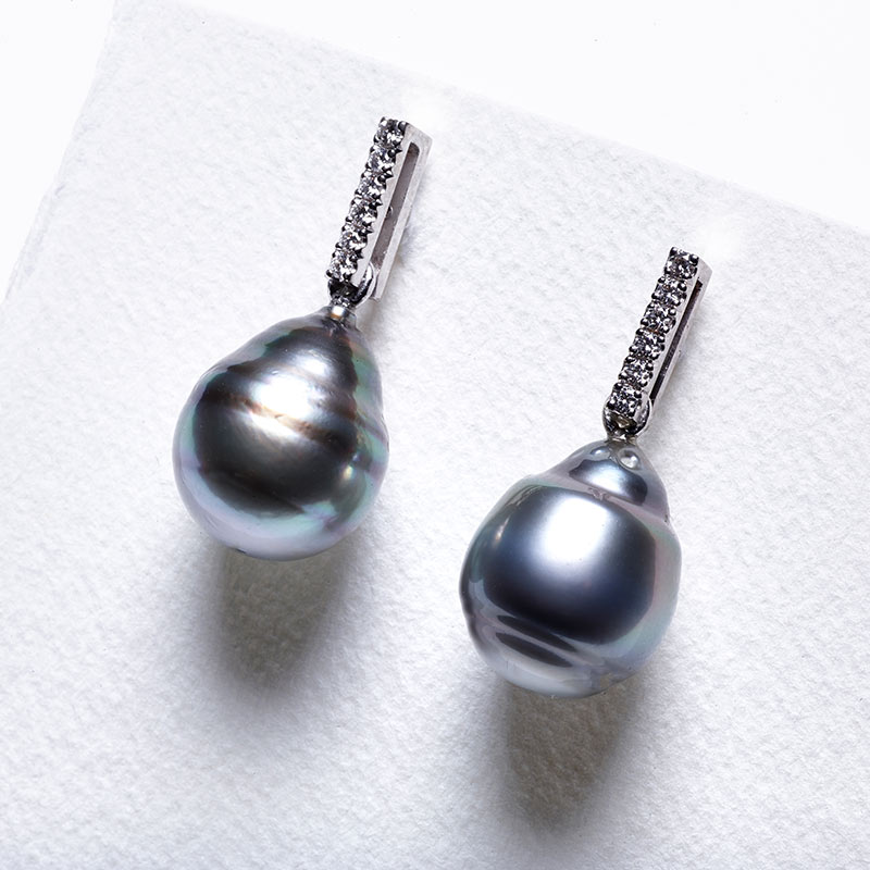 Boucles d'oreilles perles de Tahiti baroques et diamants, remises à neuf à l'atelier
